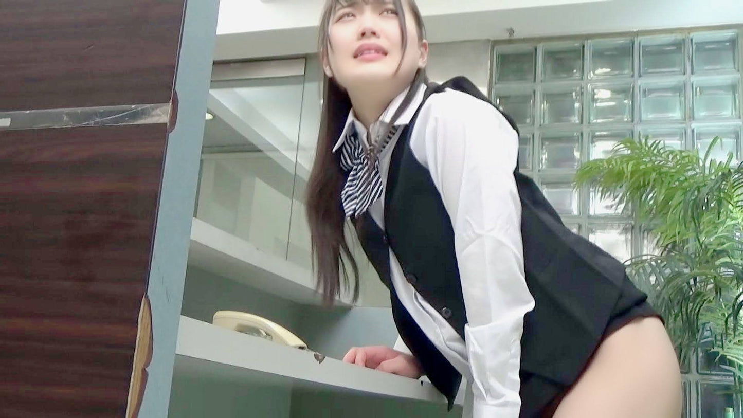 【受付嬢凌辱!】上半身は業務中 下半身はレイプ進行中!!気丈な振る舞い、献身的な対応の女性たち。 『声出すんじゃねーぞ!そのまま仕事をしとけ!』