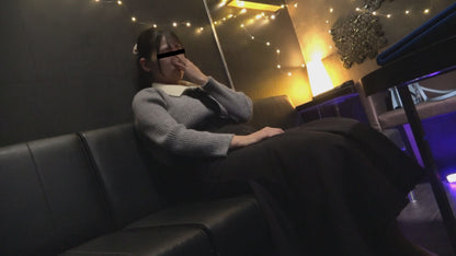 ヒトカラ人妻　白昼のカラオケBOX意識混沌性交