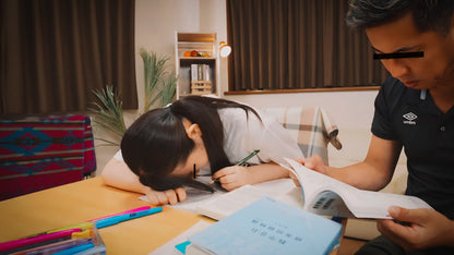 「ごめんなさい。」家庭教師をしていた教え子の大事な入試の直前に・・・勉強疲れでスイミンしている彼女をヤっちゃいました。