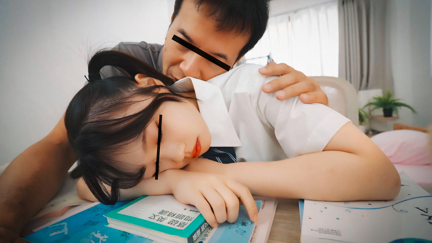 「ごめんなさい。」家庭教師をしていた教え子の大事な入試の直前に・・・勉強疲れでスイミンしている彼女をヤっちゃいました。